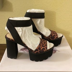 Jessica Simpson - Leopard Heels